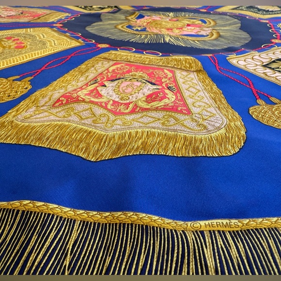 [SOLD]  Authentic Hermès “Poste et Cavalerie” Silk Scarf - Picture 13 of 13